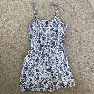 H&M Blue Floral Romper w/ pockets